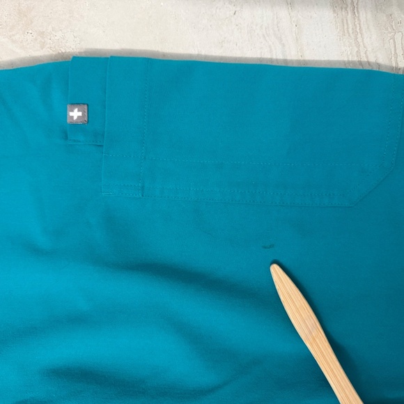 Figs scrubs set - Picture 5 of 5